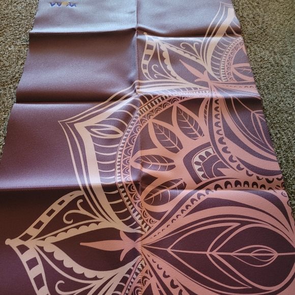 GAIAM Plum Yoga Mat with Artistic Pattern - Picture 3 of 5